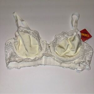 Elegant Lace Trimmed White Bra Size 34C Brand New with Tags